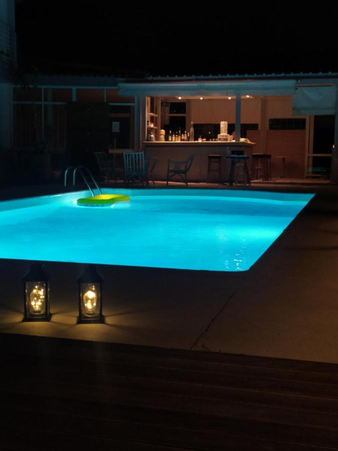 Aparthotel Banana Moon Adelianos Kampos Exterior foto
