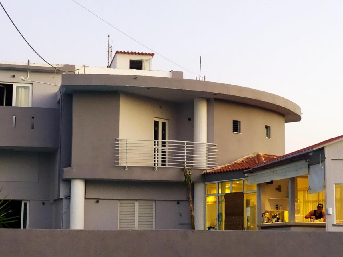 Aparthotel Banana Moon Adelianos Kampos Exterior foto