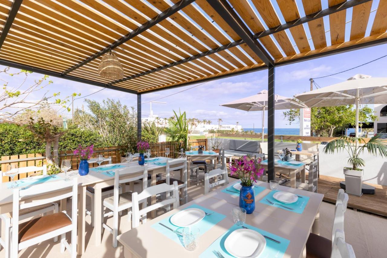 Aparthotel Banana Moon Adelianos Kampos Exterior foto